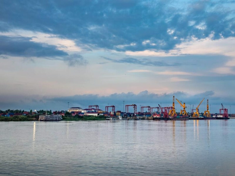 Cảng vận chuyển hàng container của Campuchia trên sông MEKONG